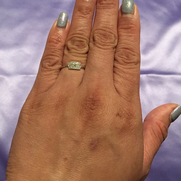 🆕 18K White Gold Pave Diamond Bar Ring size 6 - Picture 4 of 7